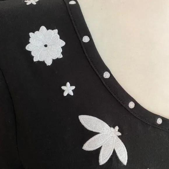 Susan Graver Style Black Top ¾ Length Sleeves Floral Embroidery SZ M - Picture 3 of 10